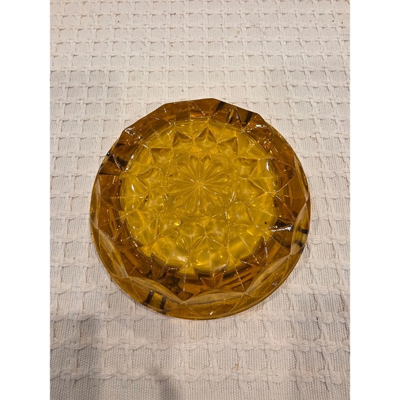Vintage 1970's Anchor Hocking Fairfield Amber Glass Starburst Ashtray - Picture 3 of 3